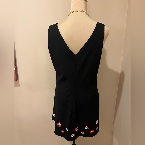 Delia’s SO YESTERDAY Black V Neck Mini Dress with Floral Embroidery, size 1X - Picture 4 of 9